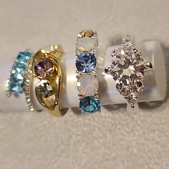 4 RING BUNDLE OF FASHION RINGS ALL SIZE 7 - Picture 2 of 16